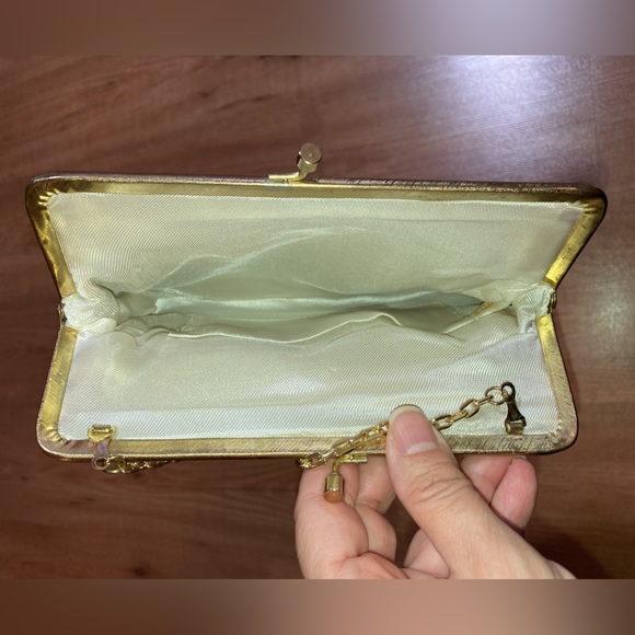 VINTAGE WAHLBORG FLORAL TAPESTRY PURSE GOLD GILT FRAME WITH CHAIN - Picture 6 of 16